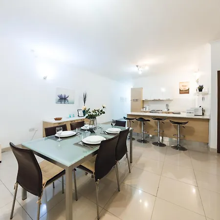 V86 Belmonte Near The Sea Apartment Sliema