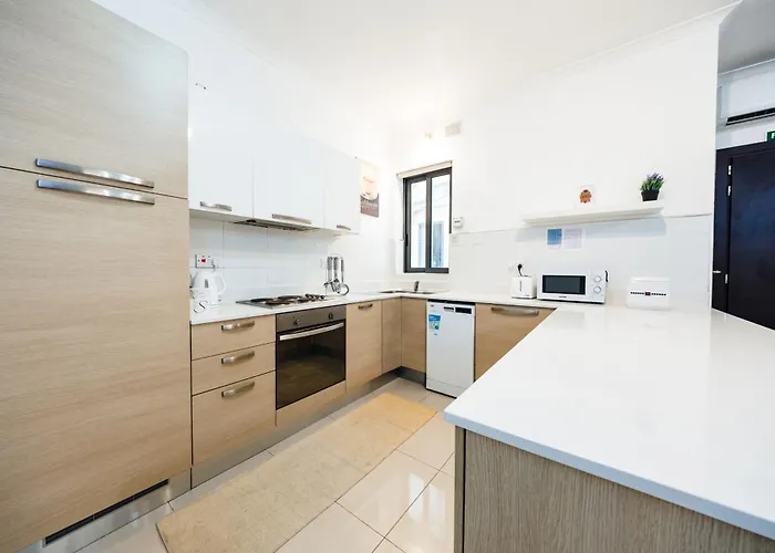 V86 Belmonte Near The Sea 아파트 슬리에마